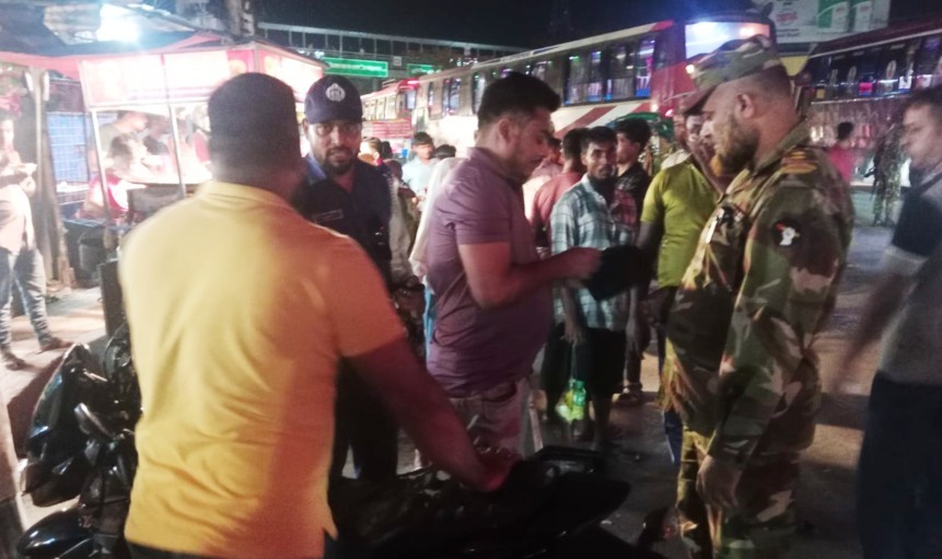 কুমিল্লায় সেনা-পুলিশের যৌথ অভিযান: অবৈধ যানবাহনের বিরুদ্ধে কঠোর পদক্ষেপ